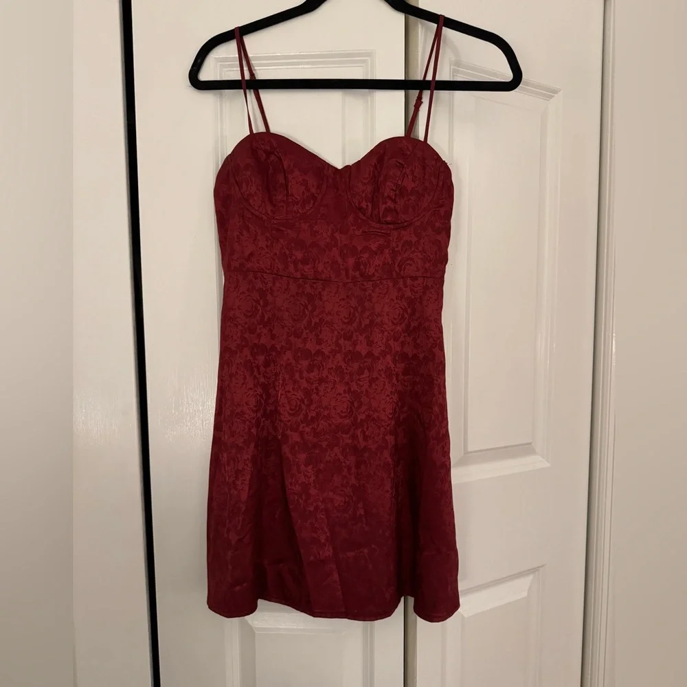 Princess Polly Dress - Picture 1 of 7